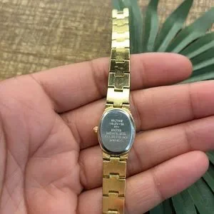 Waltham | Accessories | Vintage Waltham Gold Quartz Watch  display picture 2